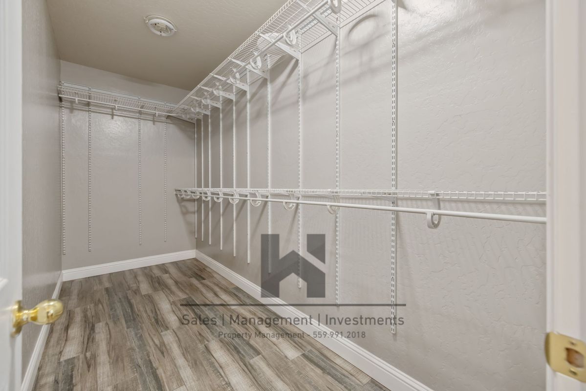 Building Photo - 3169 Brickfield Ave