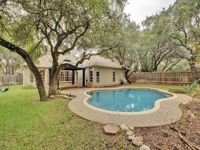 Building Photo - 1208 Woodhollow Cove