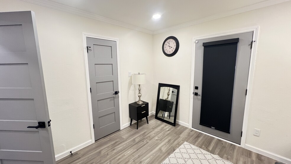 Building Photo - 2604 Nelwin Pl