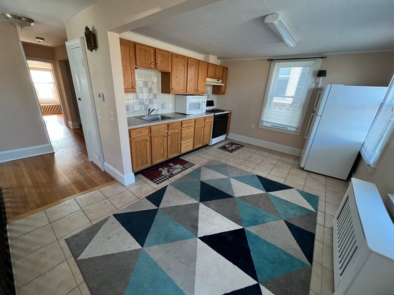 Building Photo - 125 W High St