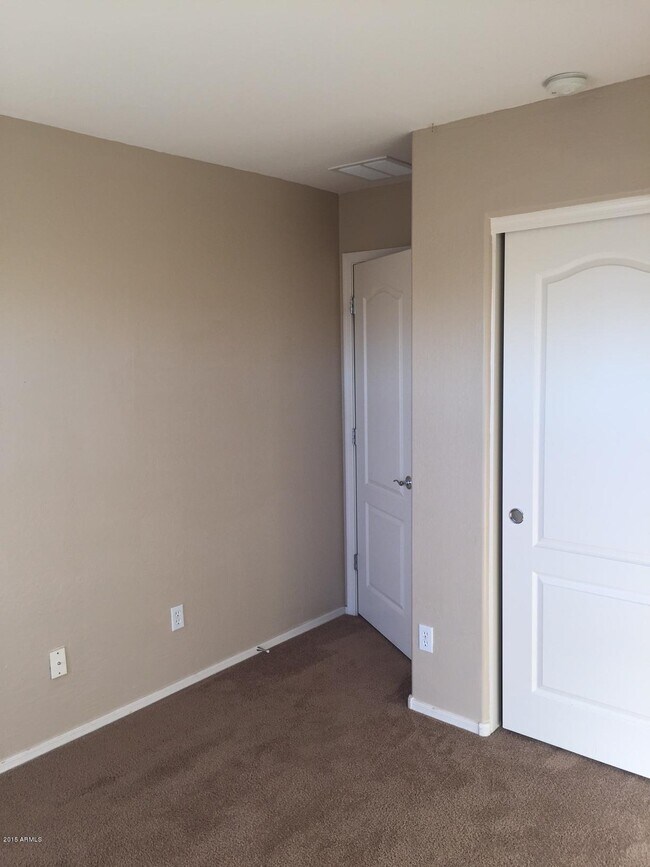 Building Photo - 17634 W Mandalay Ln