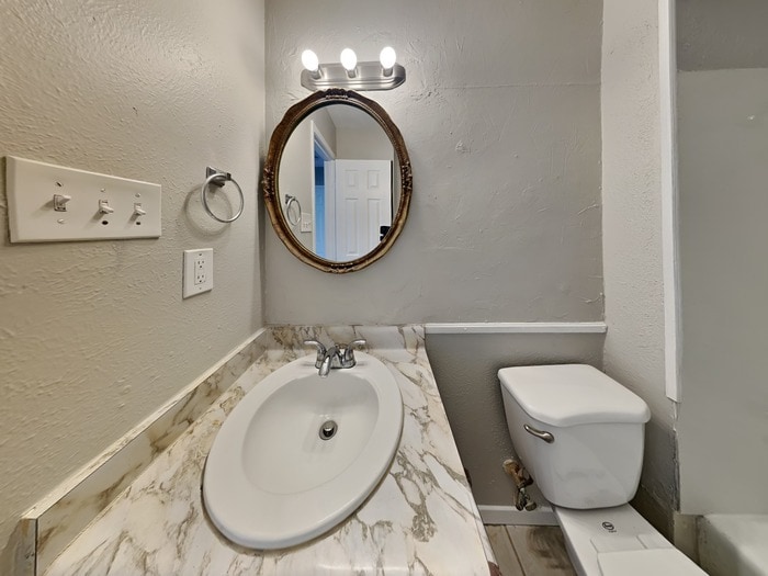 Building Photo - 1201 Saturn Dr