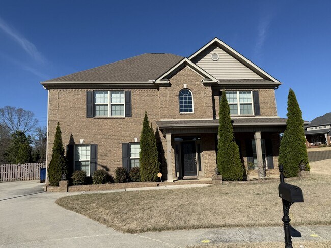 Building Photo - 218 Woodgrove Dr NW