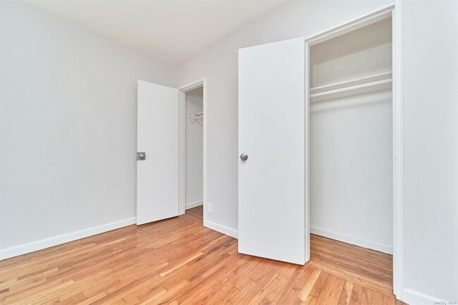 Building Photo - 1283 E 56th St