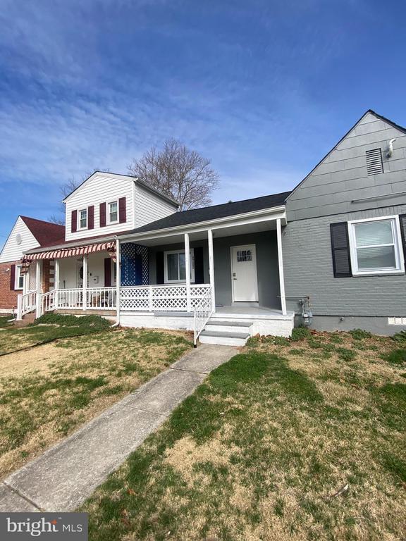 Building Photo - 4722 Raspe Ave