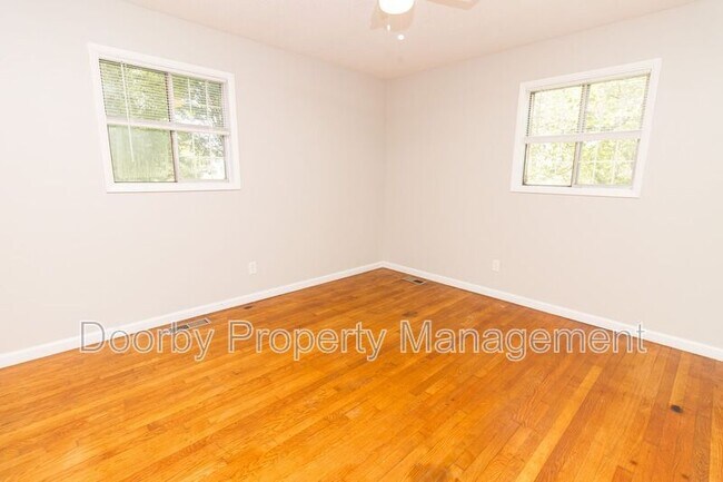 Building Photo - 7911 Hixson Pike