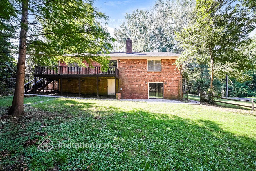 Building Photo - 7131 Hillside Ln