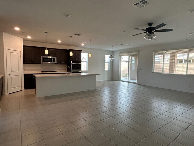 Building Photo - 40082 Catania Ct