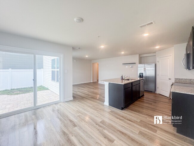 Building Photo - 561 Fawn Mdw Ln