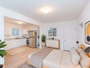 Building Photo - Freshly Updated Studio w/Patio in South Park! * All Utilities Included! *