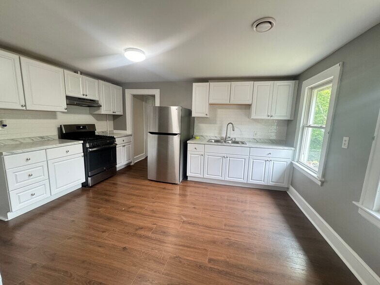 Building Photo - 267 Sylvan Ave
