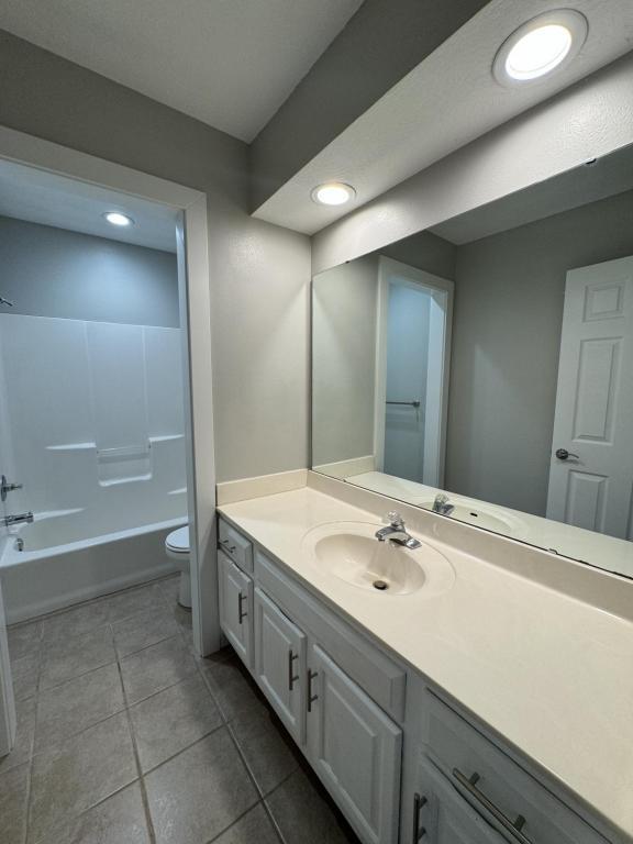 Building Photo - 1504 W Highpoint Cir