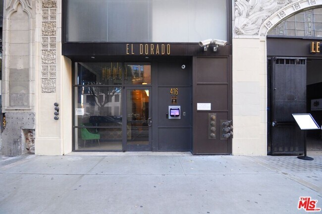 Building Photo - 416 S Spring St