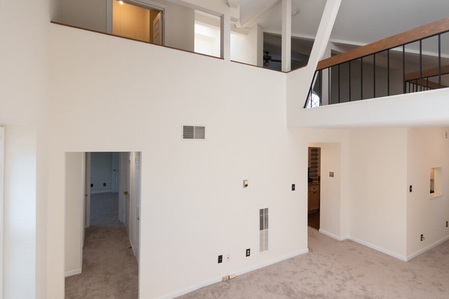 Building Photo - 3855 Rodman St NW
