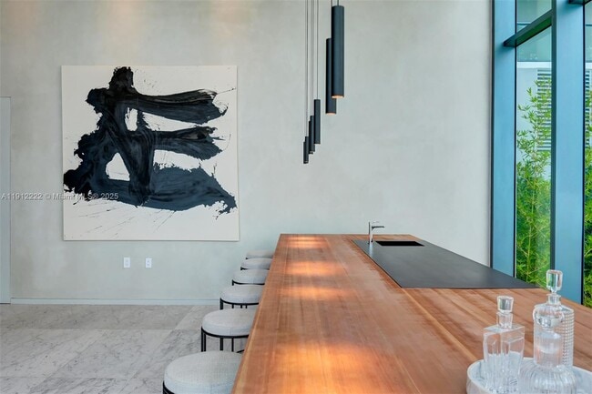 Building Photo - 3131 NE 7th Ave