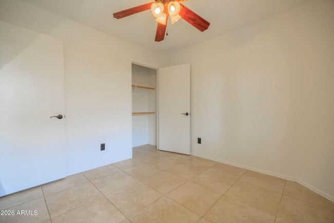 Building Photo - 1401 S 80th St