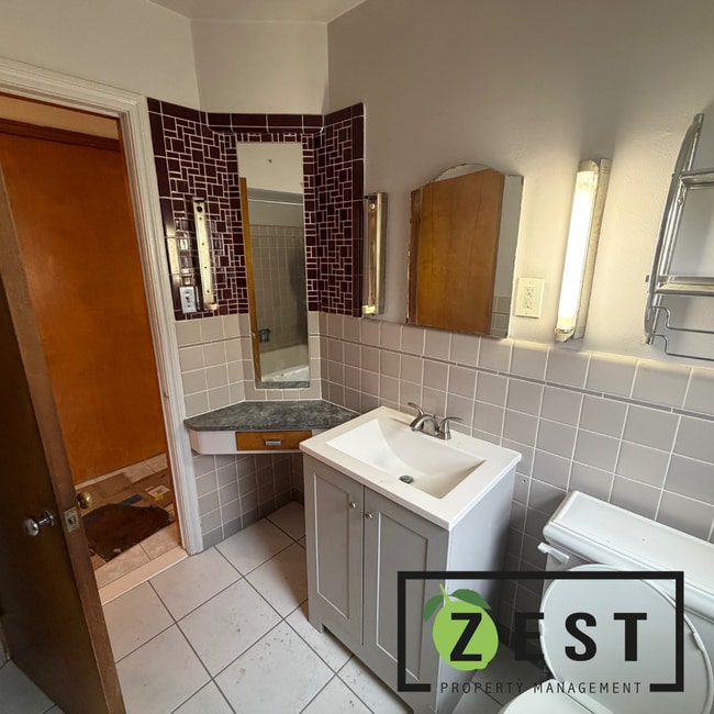 Building Photo - Excellent 3 Bed 1.5 Bath with basement & garage only $1,250/mo!  Open House Friday March 20th