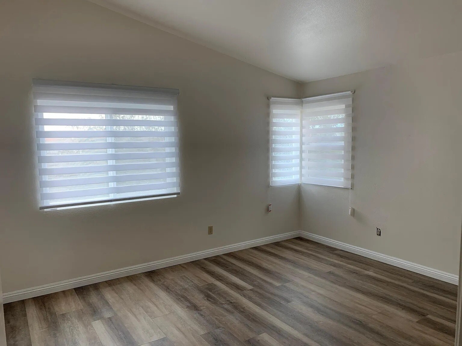 Building Photo - 10734 Chinon Cir