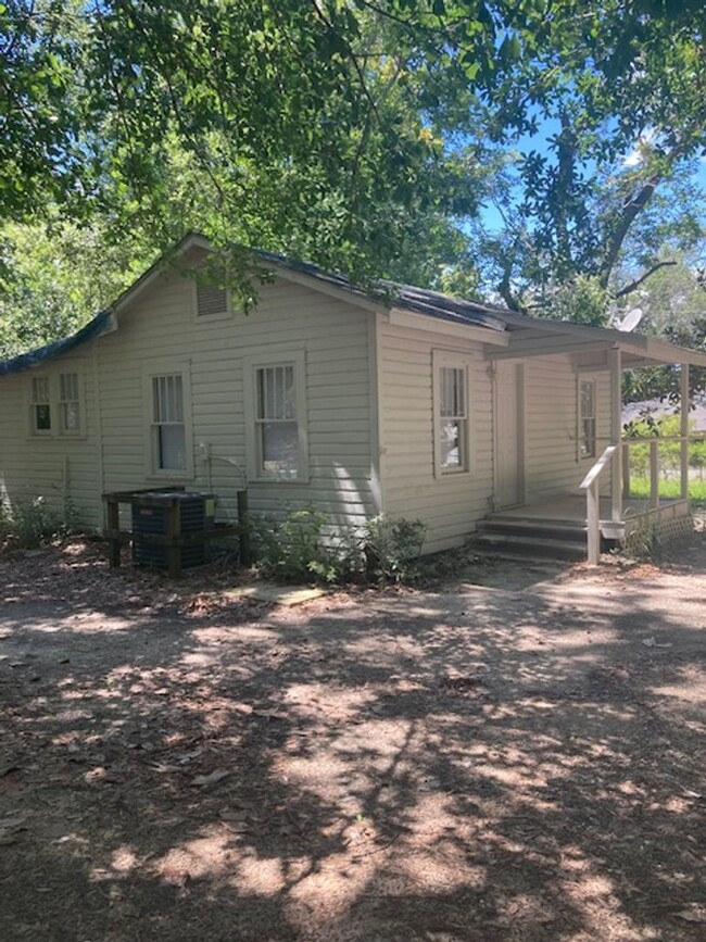 Building Photo - Gulfport 2 Bedroom