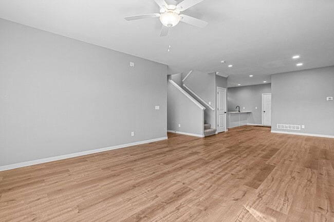 Building Photo - New build 4 bed 4 bath Condo