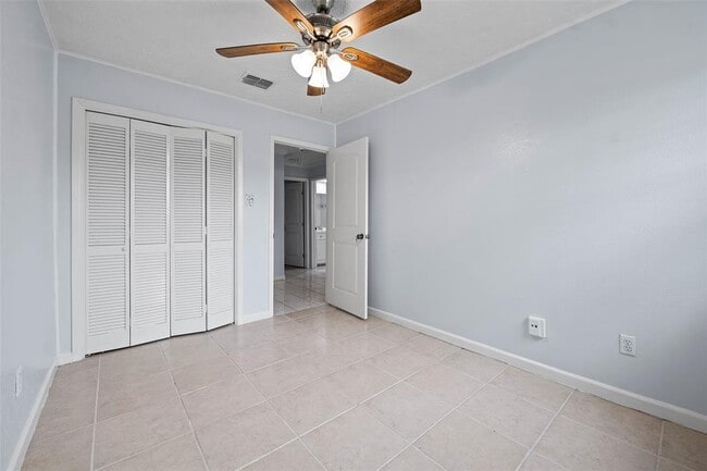Building Photo - 13163 High Star Dr