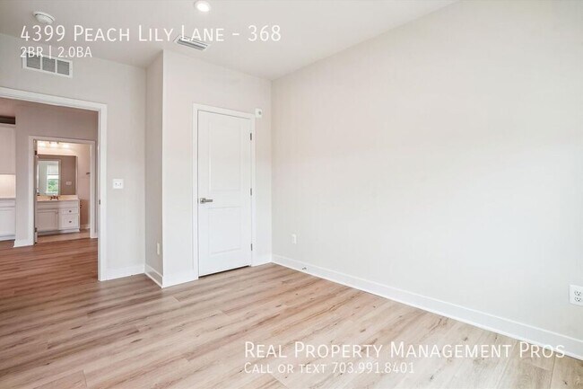 Building Photo - 4399 Peach Lily Ln