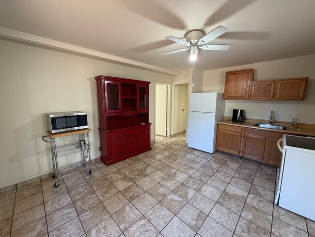 Building Photo - 42 Waikalani Pl