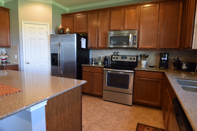 Building Photo - 2523 Red Fern Dr