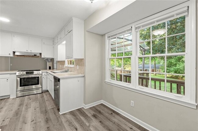 Building Photo - 410 Milton Ave