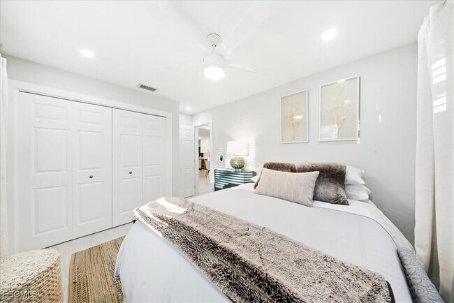 Building Photo - 4548 Genoa Ave