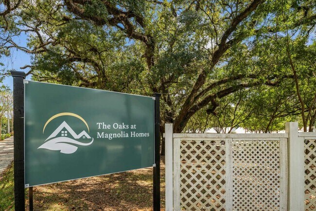 Building Photo - 2270 Magnolia Cir