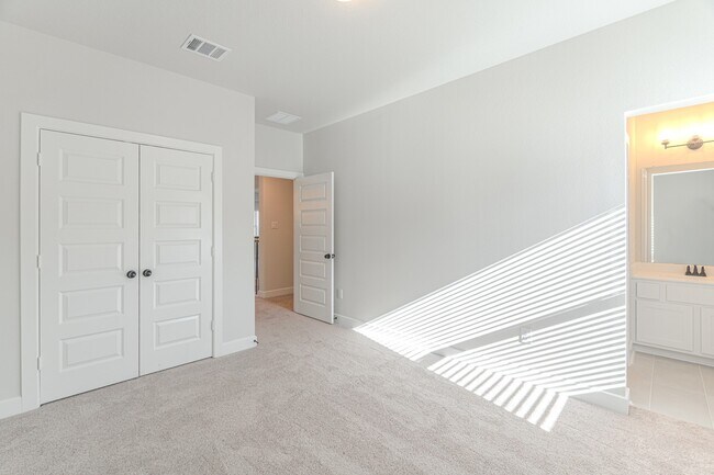 Building Photo - 119 Mockingbird Trails Dr