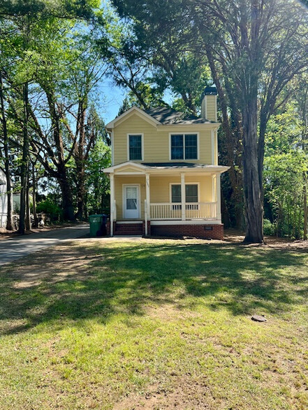 Building Photo - Room in House on Godfrey Dr NW