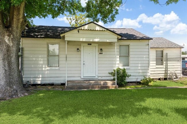 Primary Photo - 2923 Beverly Rd