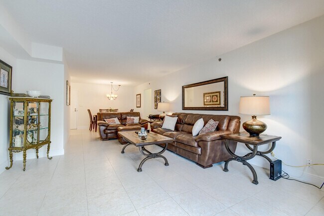 Building Photo - 3221 S Ocean Blvd