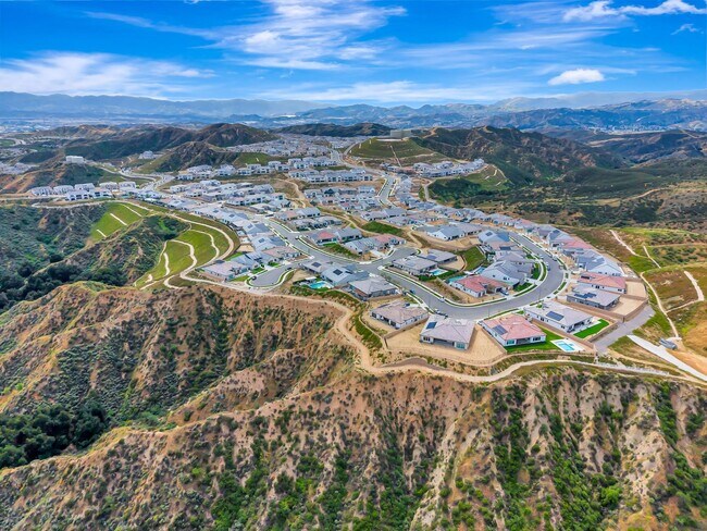 Building Photo - 30000 N Camino los Robles