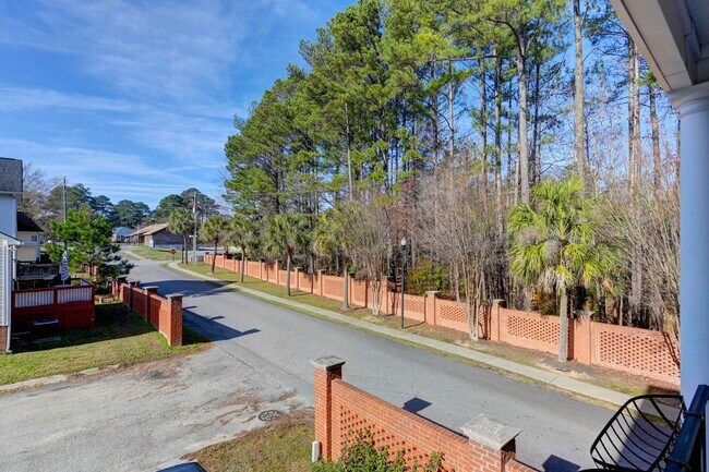 Building Photo - 203 Naples Ave