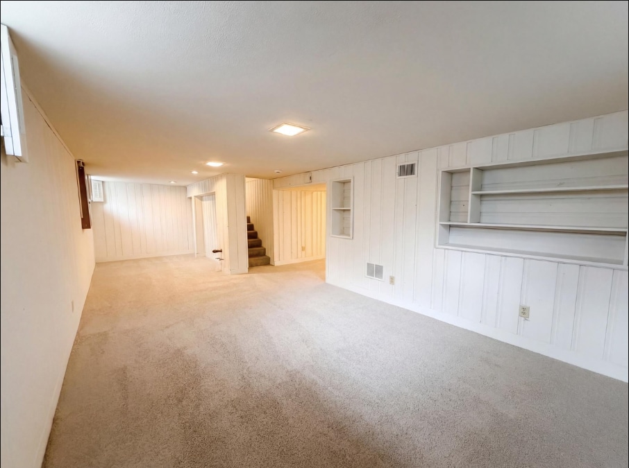 Building Photo - 8615 Virginia Cir N