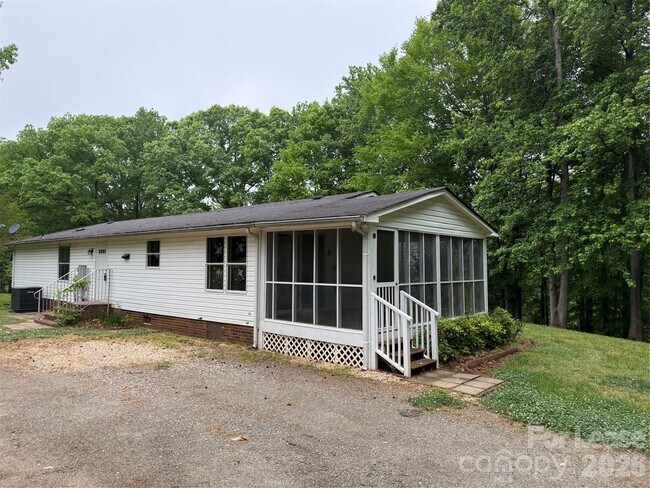 Building Photo - 5160 King Wilkinson Rd