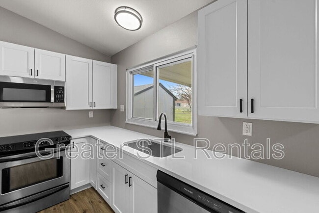 Building Photo - 208 Laurelwood Dr