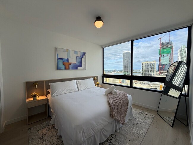 Building Photo - 225 N Miami Ave