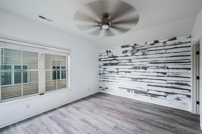 Building Photo - 535 Cumberland Pointe Ln
