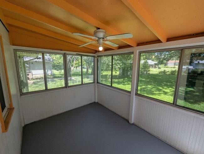 Building Photo - Bellefontaine Bliss