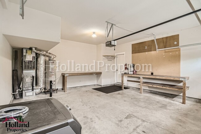 Building Photo - Beautiful Home in Prime North Plains Location – NEW PRICE at $2,795 plus Special $150 credit on y...