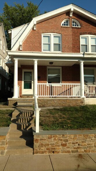 Primary Photo - 11 N Warner Ave