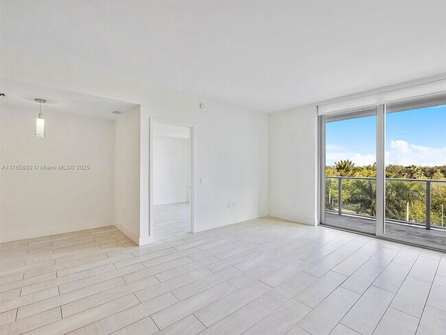 Building Photo - 2000 Metropica Wy