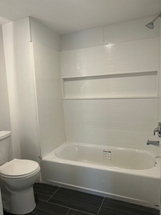 Building Photo - 1411 English Ave