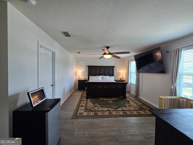Building Photo - 101 Cedar Breeze Dr