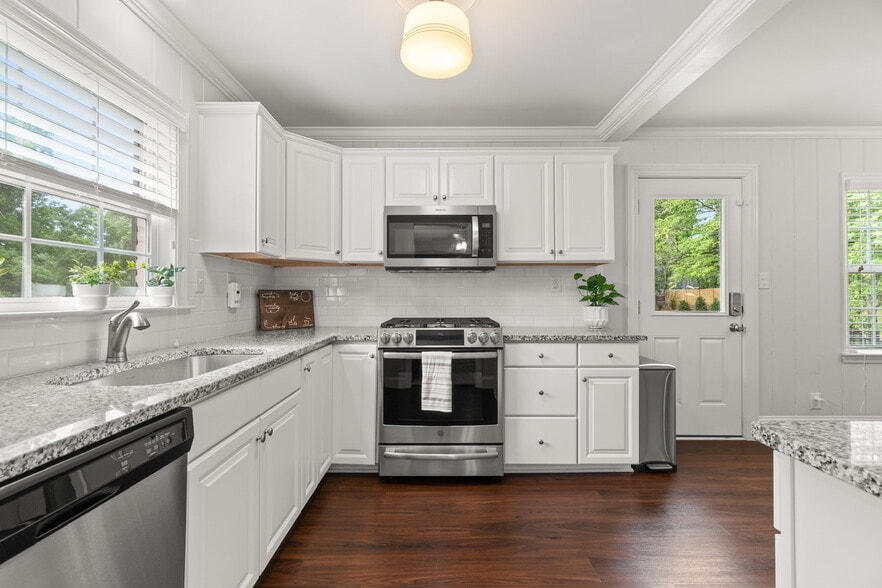 Building Photo - 1825 Windham Pl
