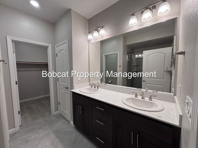 Building Photo - 860 Furlong Dr